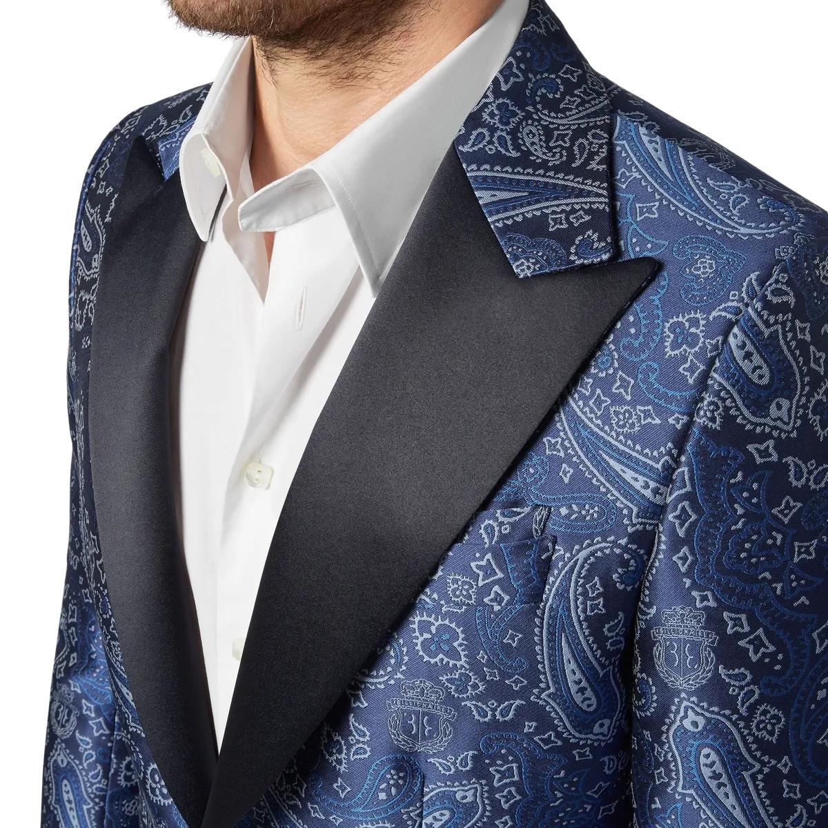 Abendblazer mit Paisley-Muster und Schalkragen
