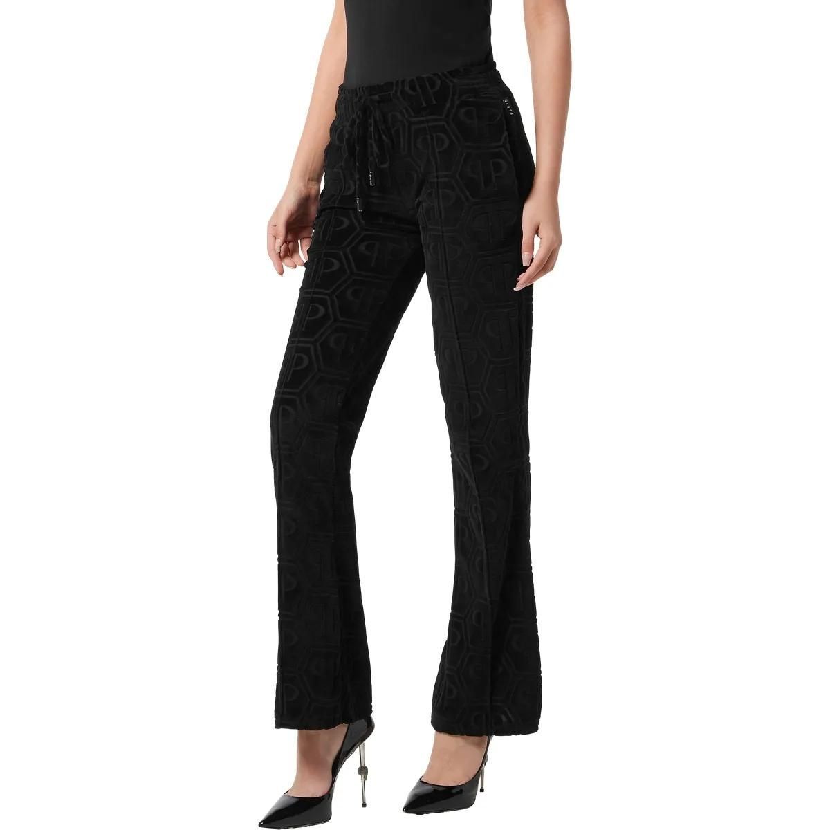 Relaxhose aus Veloursleder mit Monogramm