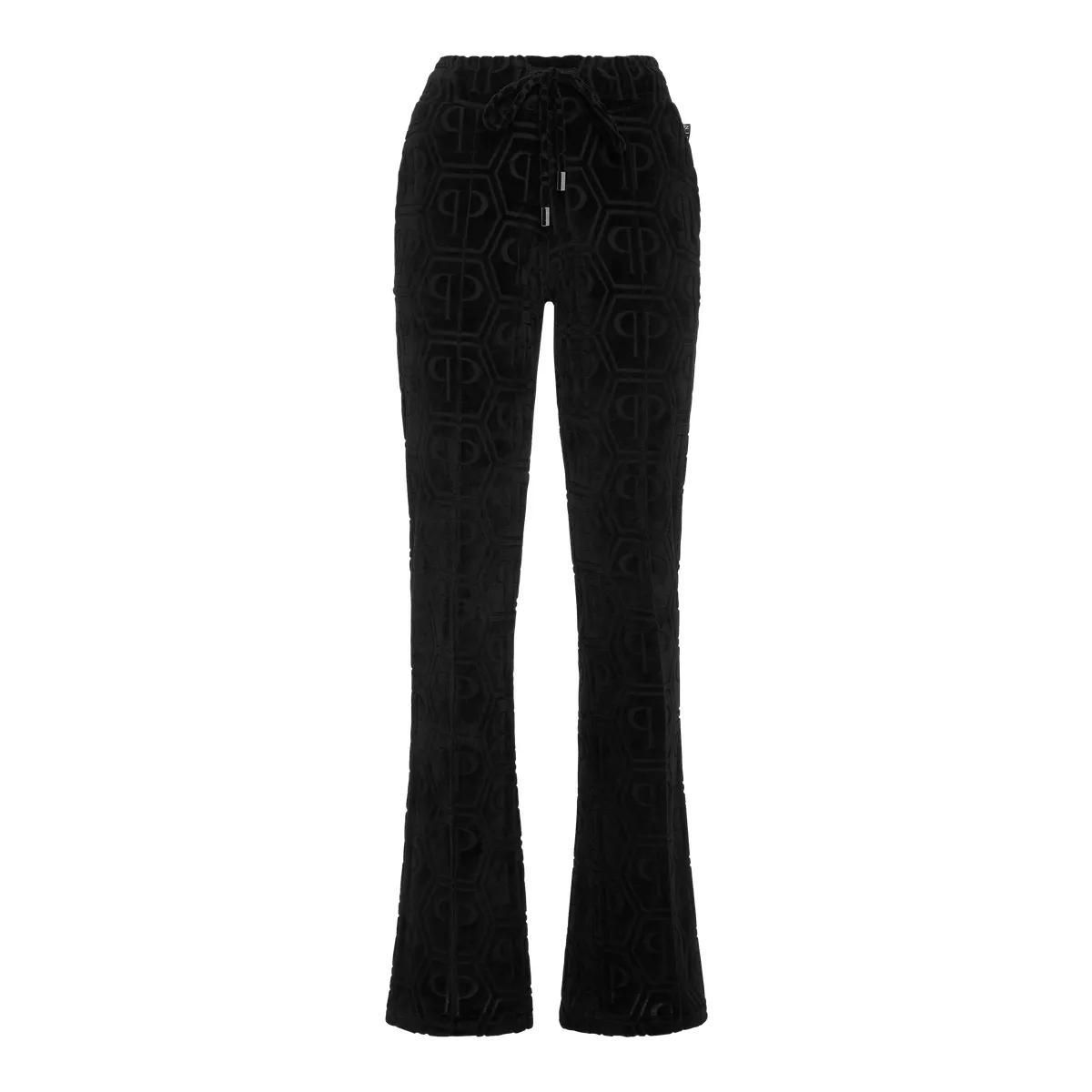 Relaxhose aus Veloursleder mit Monogramm