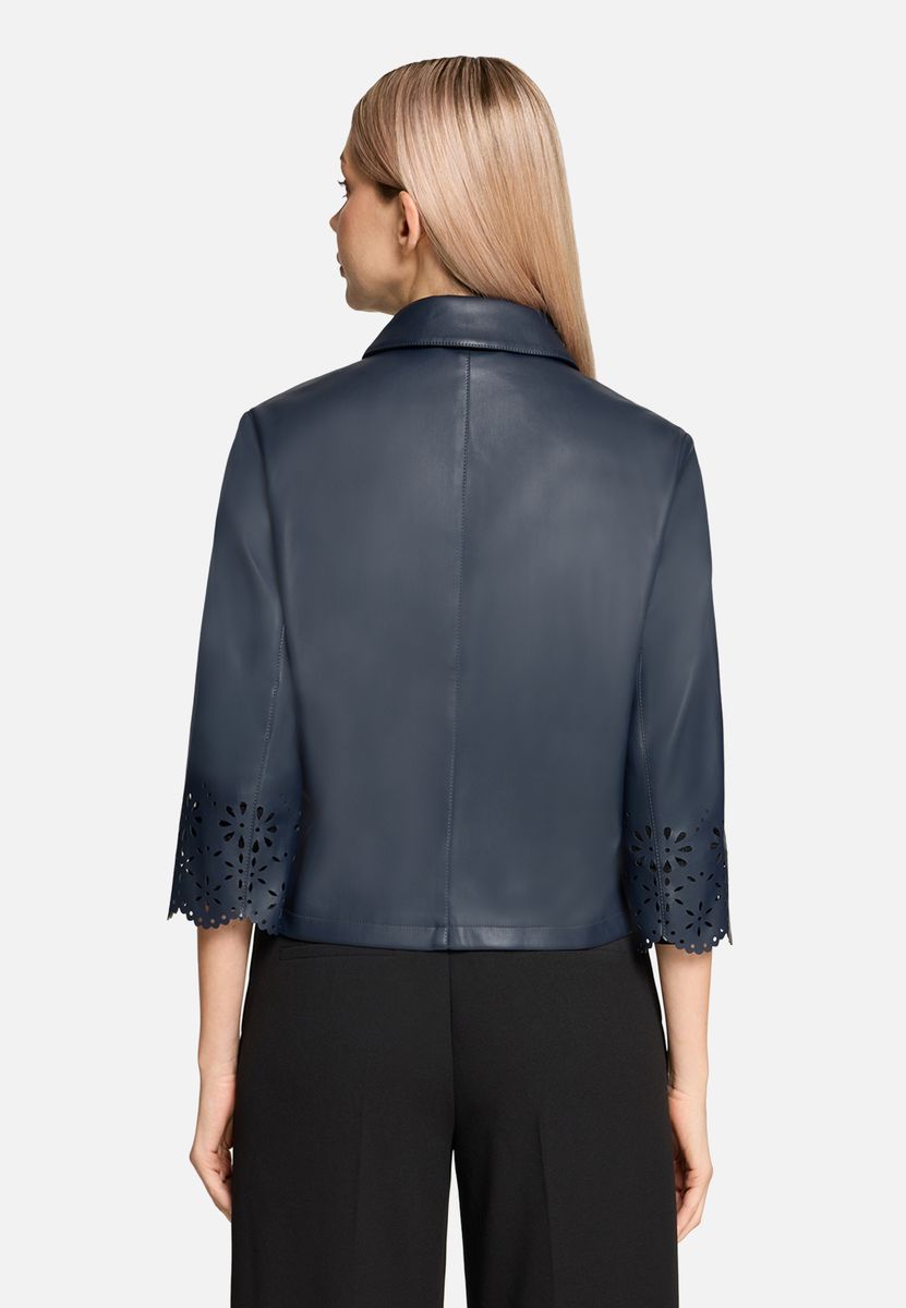 Kurze Blazerjacke mit Knopfleiste