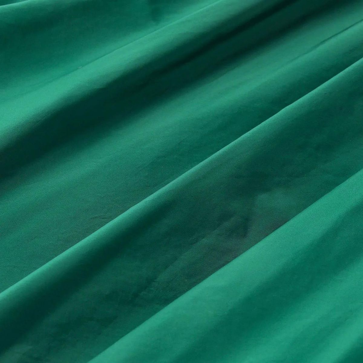 Elegantes Seiden-Cocktailkleid mit Schleife