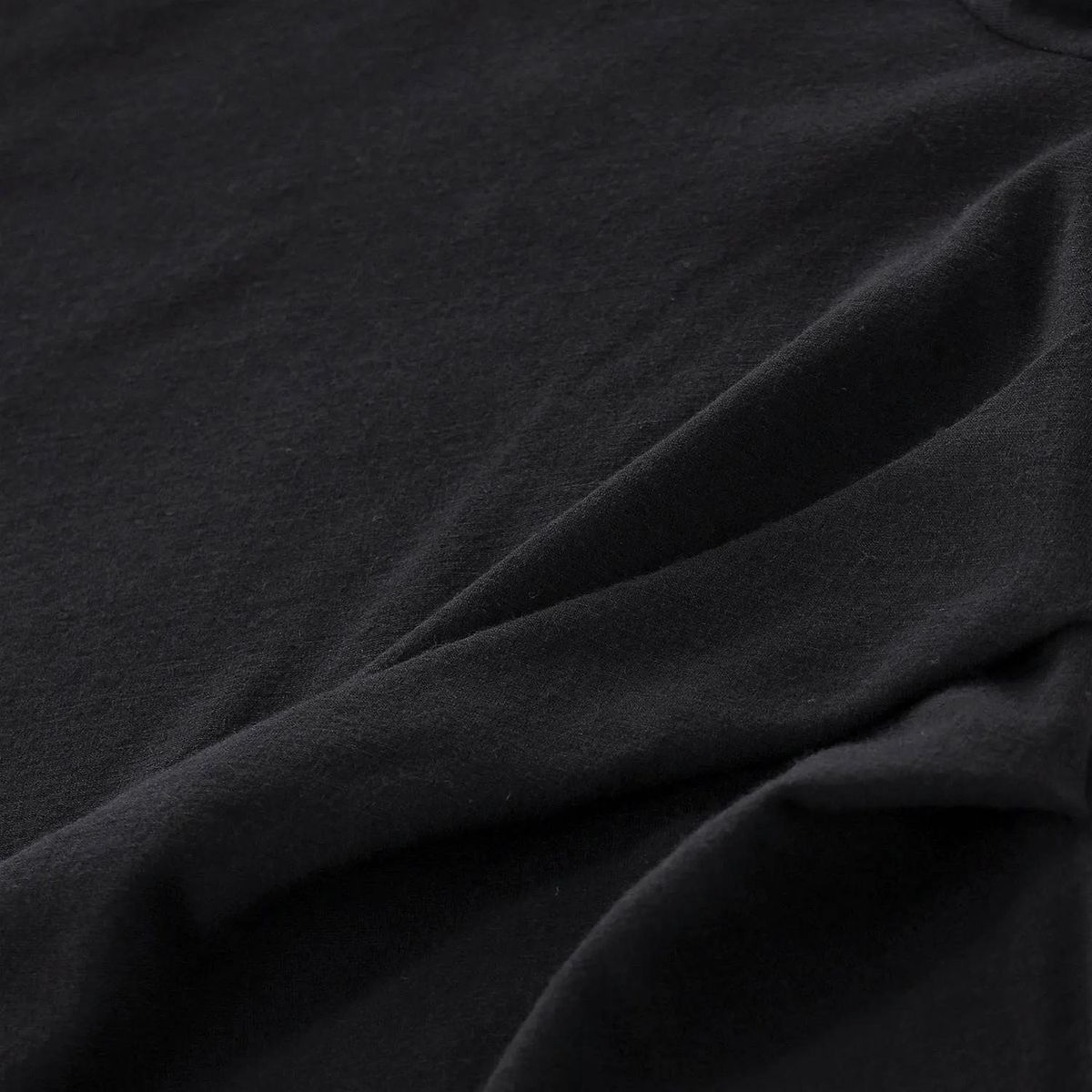 Elegantes Maxikleid mit asymmetrischem Ausschnitt