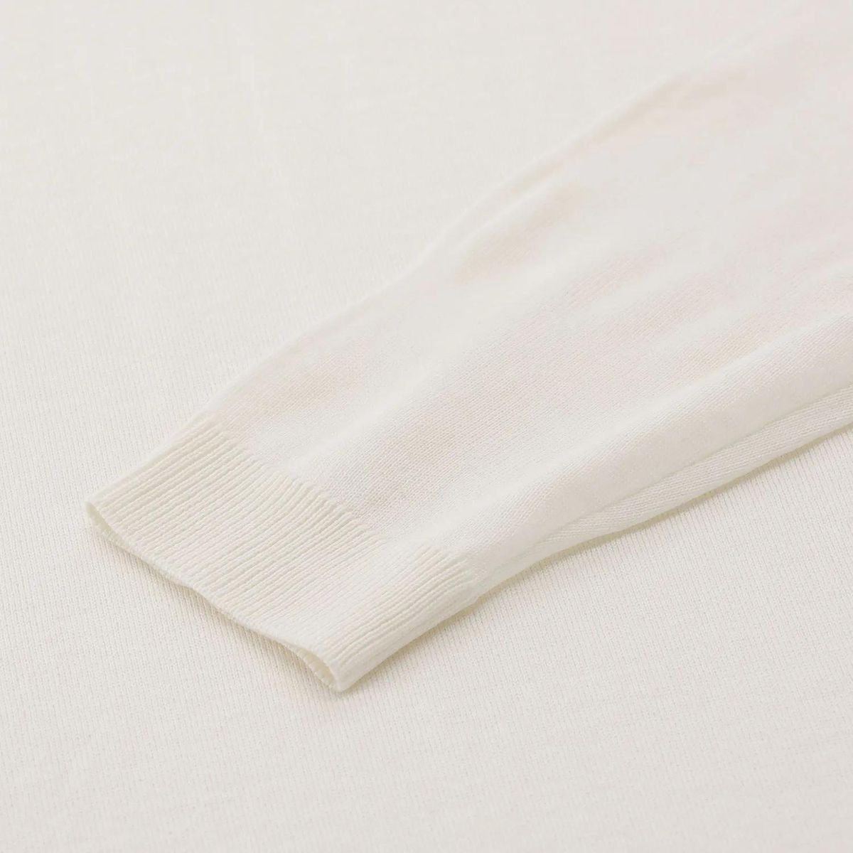 Eleganter Strickpullover mit Stehkragen