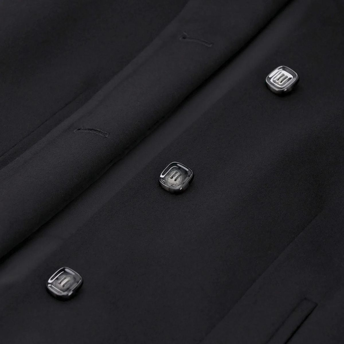 Klassische Wolljacke mit Knopfverschluss