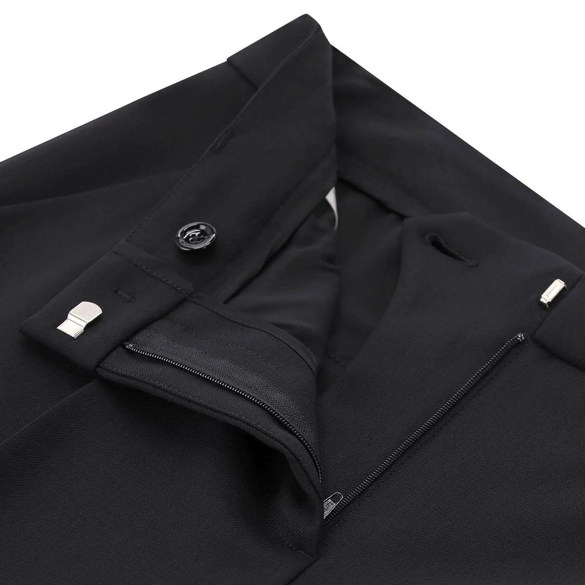 Gerade geschnittene Hose mit weitem Bein