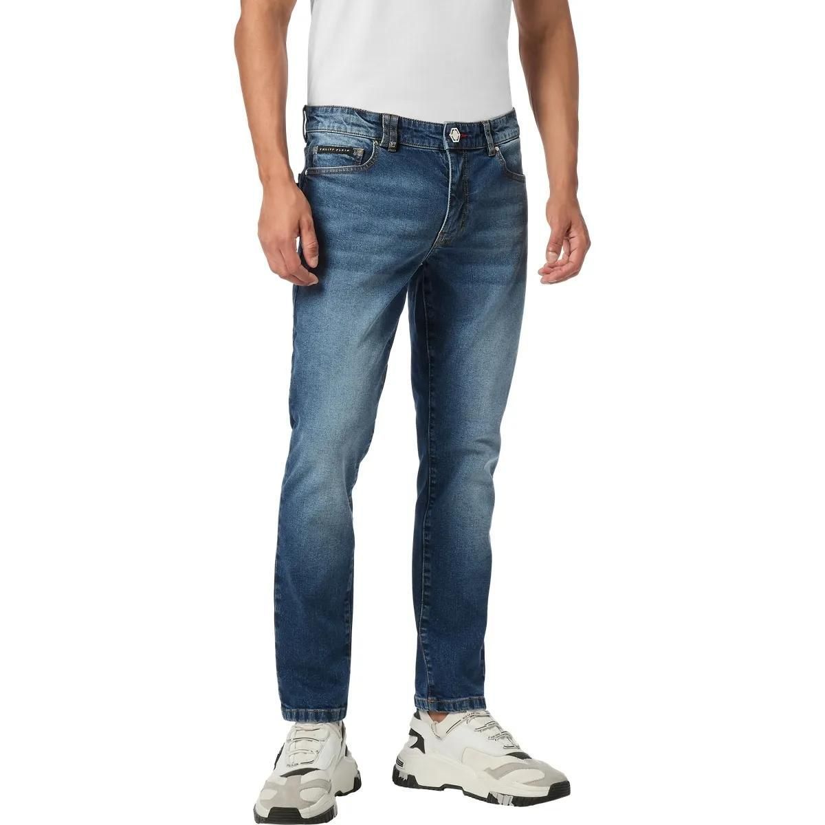Schmal geschnittene Stone-Washed Jeans