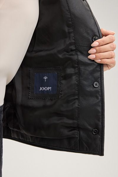 Joop! Schwarze gesteppte Lederjacke mit goldenen Knopfdetails