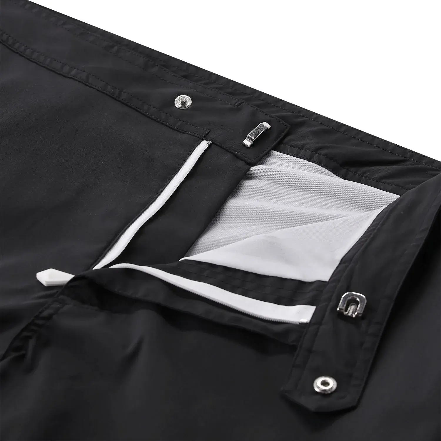 Taillierte Badeshorts mit Seitenstreifen