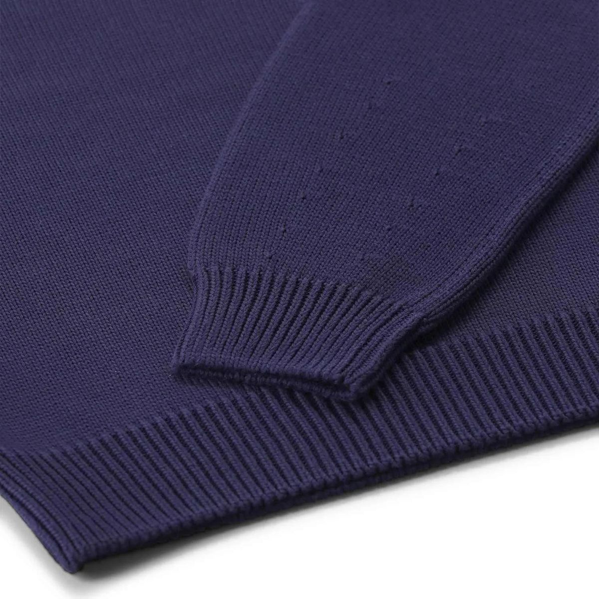 Klassischer Strickpullover aus Seidenmischung