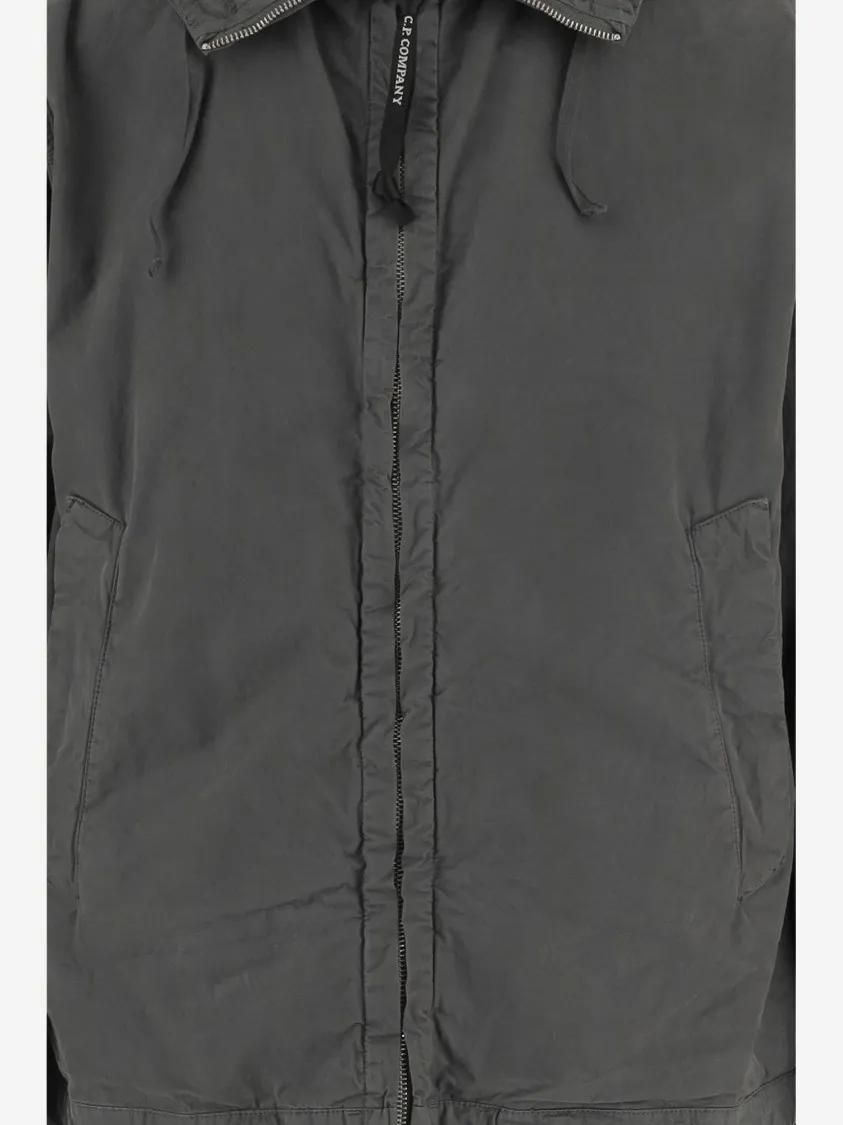 Lässige Jacke mit Stehkragen und Kapuze