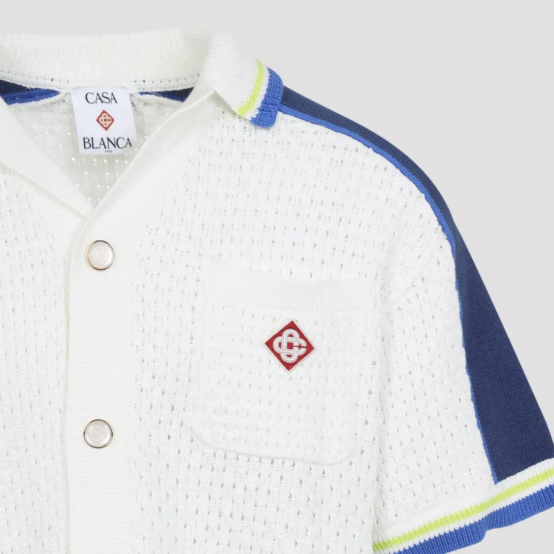 Kurzärmliges Strickhemd mit Textur