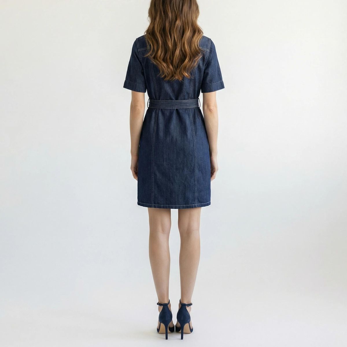 Jeanshemdkleid mit Gürtel