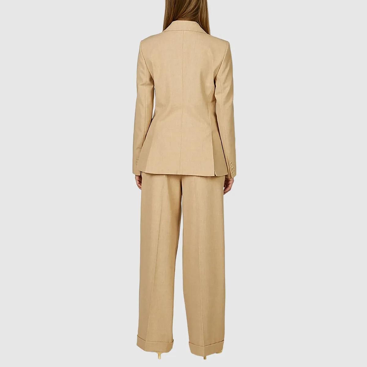 Eleganter doppelreihiger beiger Blazer