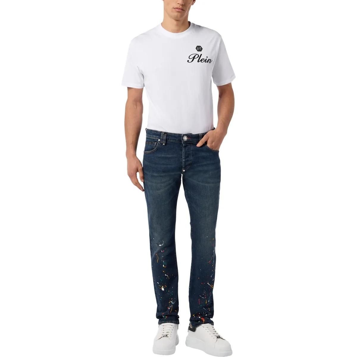 Dunkelblaue Jeans mit geradem Schnitt