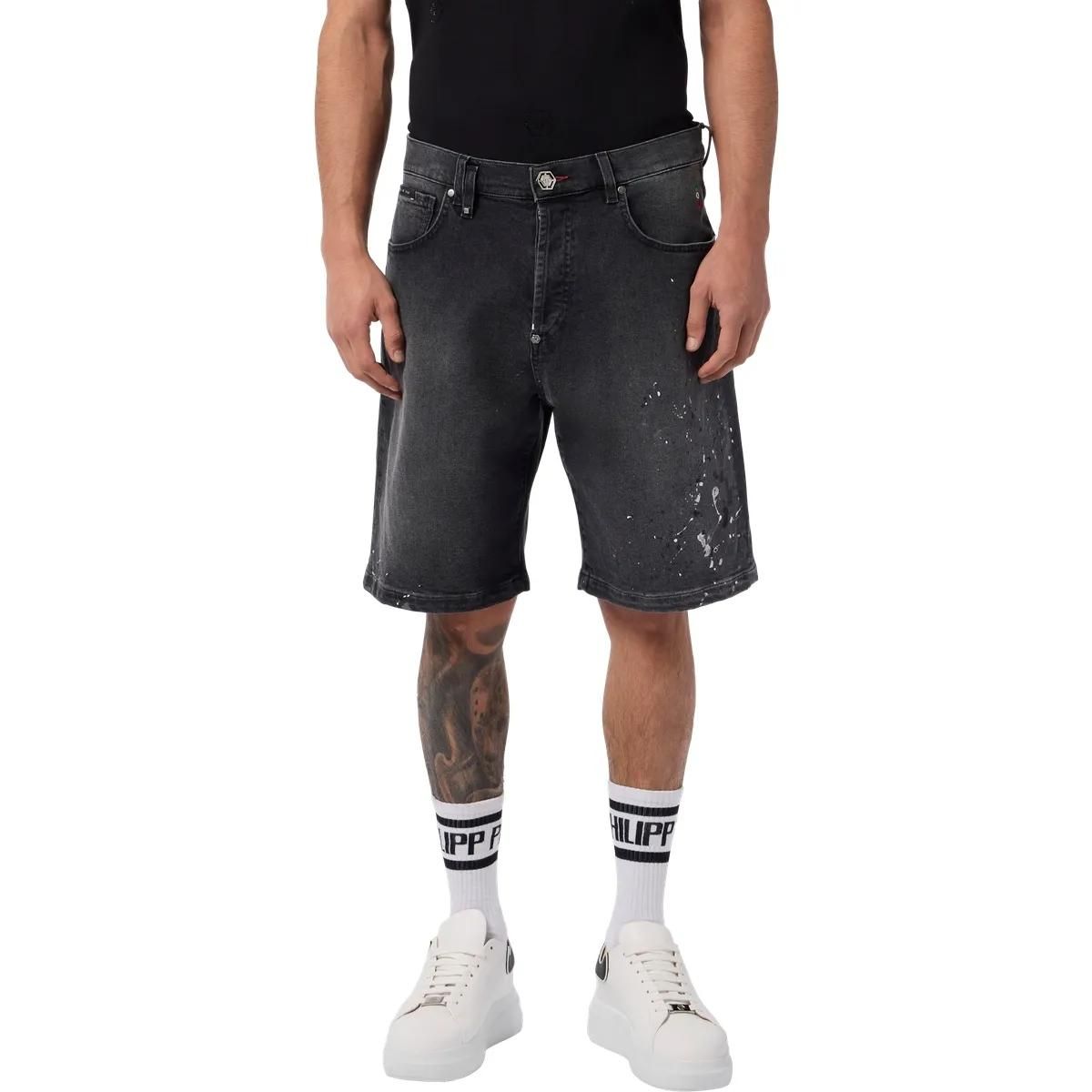 Schwarze Denim-Shorts mit Farbspritzern