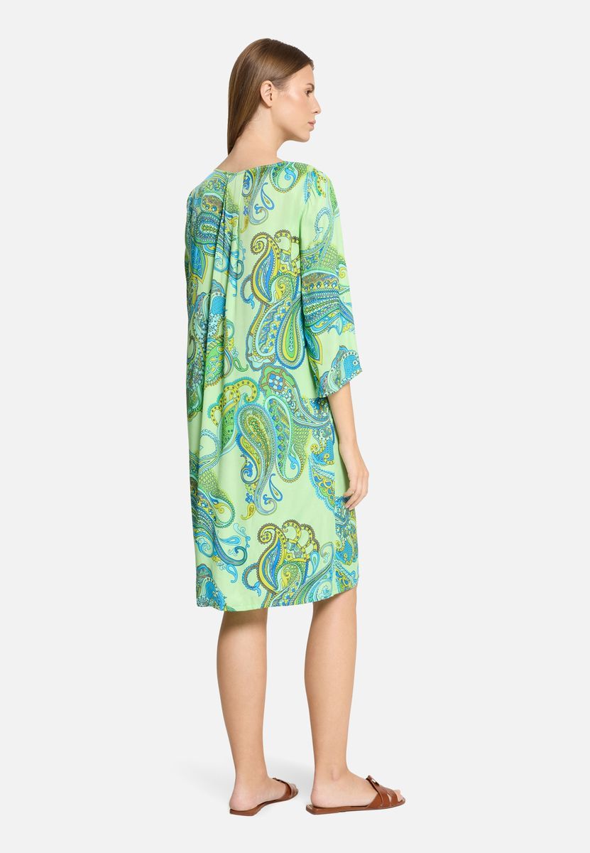 Sommerkleid mit Paisley-Print und V-Ausschnitt