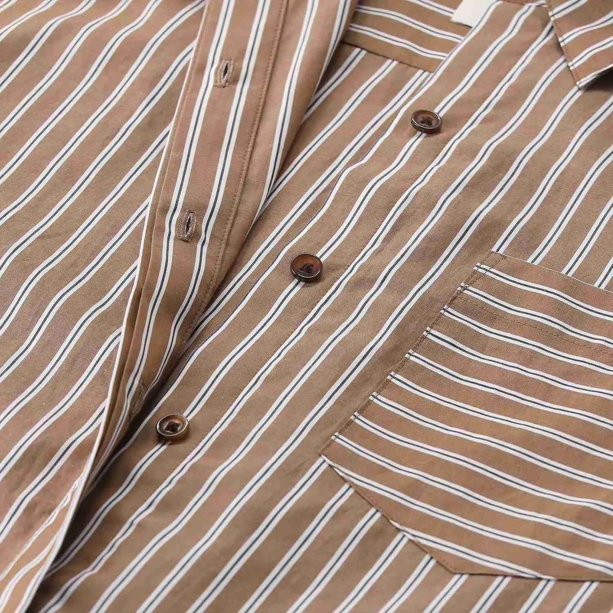 Braunes gestreiftes Crop-Shirt mit Tasche