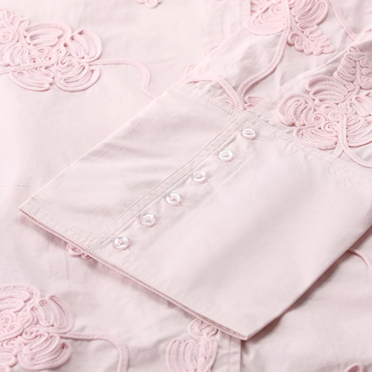 Oversize Baumwollbluse mit Blumenapplikationen