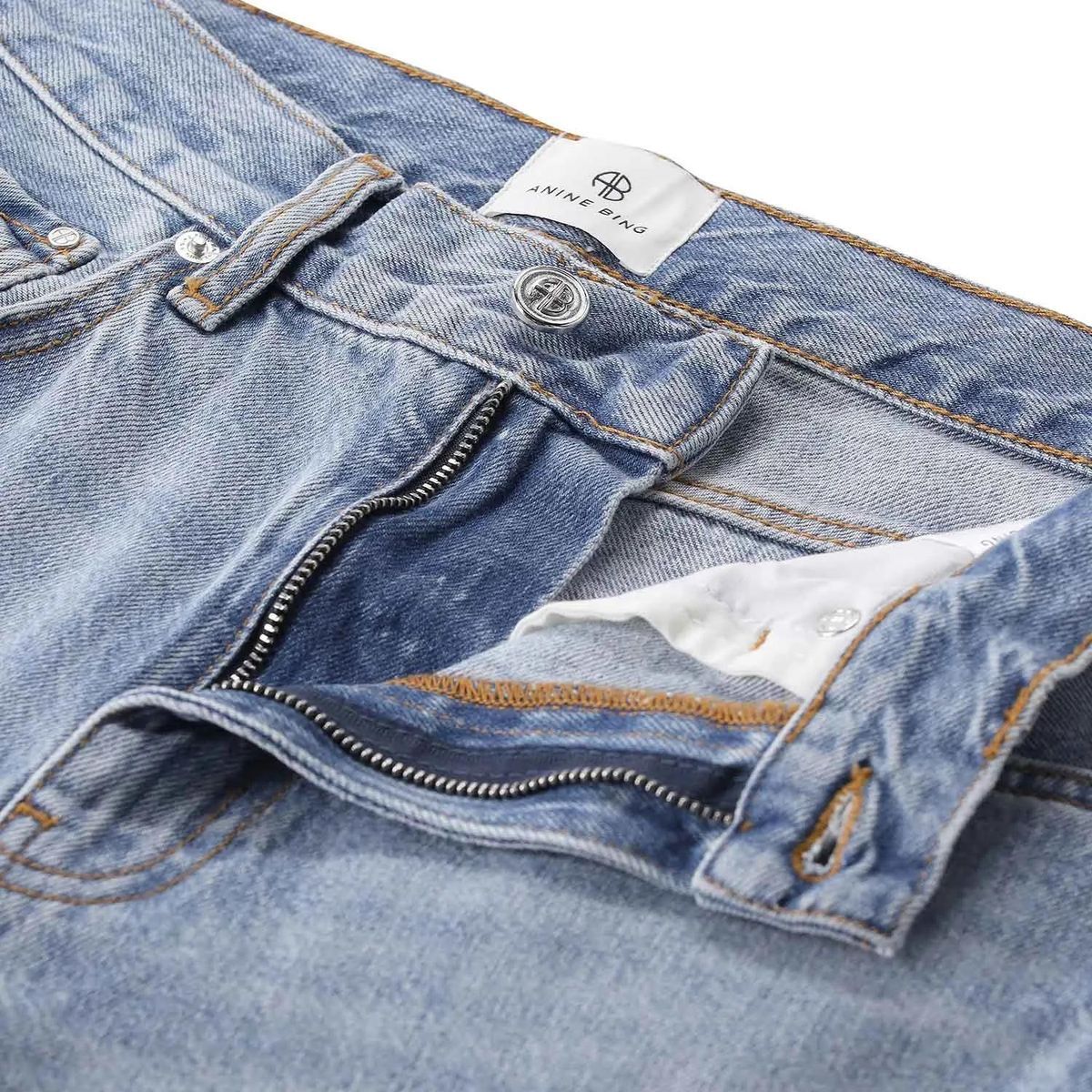 Weitgeschnittene Jeans aus hellem Denim