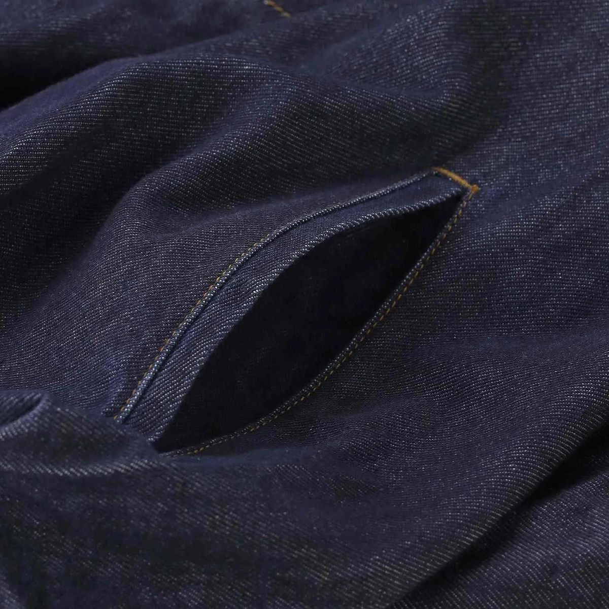 Kurze Jeansjacke mit Ballonärmeln