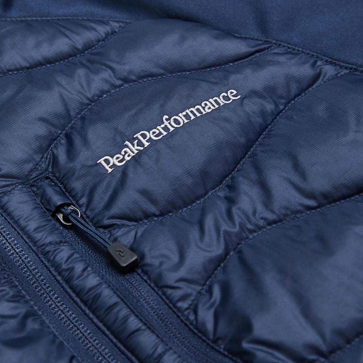 Hybrid-Steppjacke mit Jersey-Ärmeln