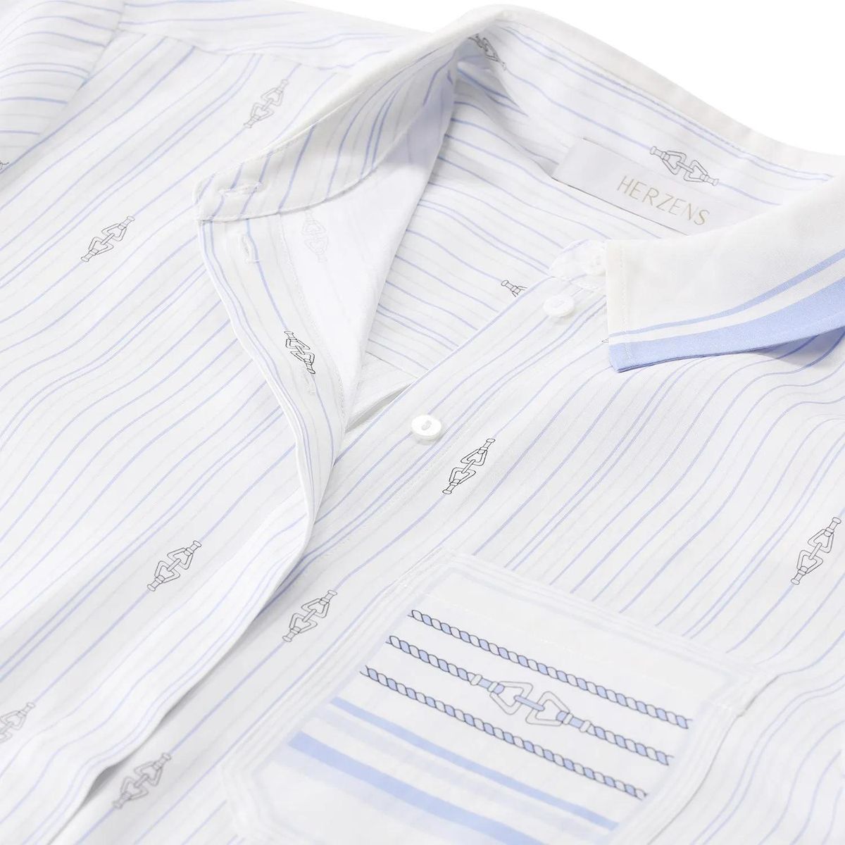 Gestreiftes Seidenhemd mit Knopfleiste