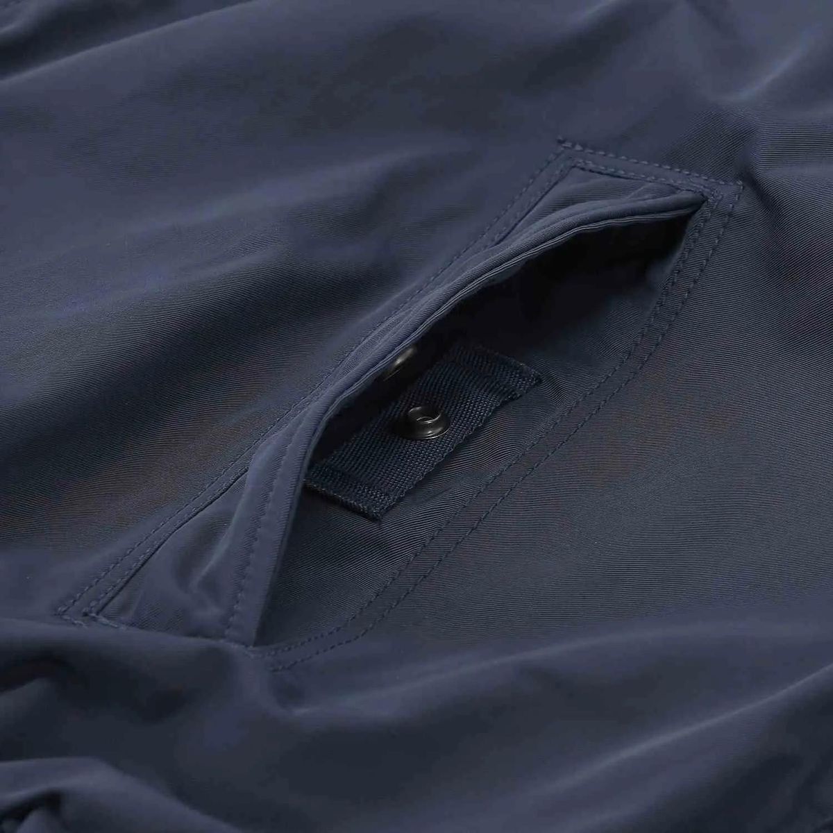 Klassische Bomberjacke mit Reißverschluss