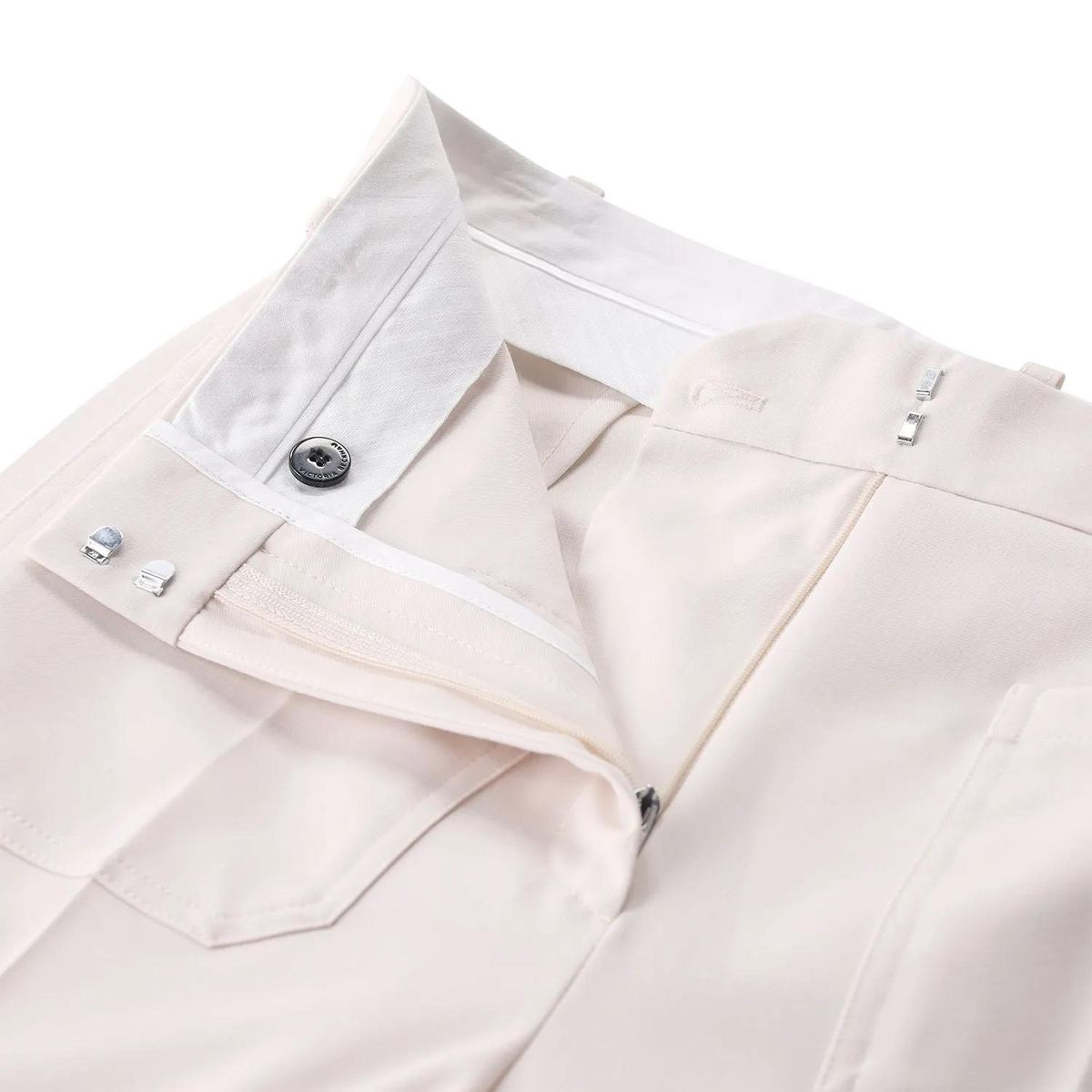 Elegante, weite Stoffhose mit Taschen