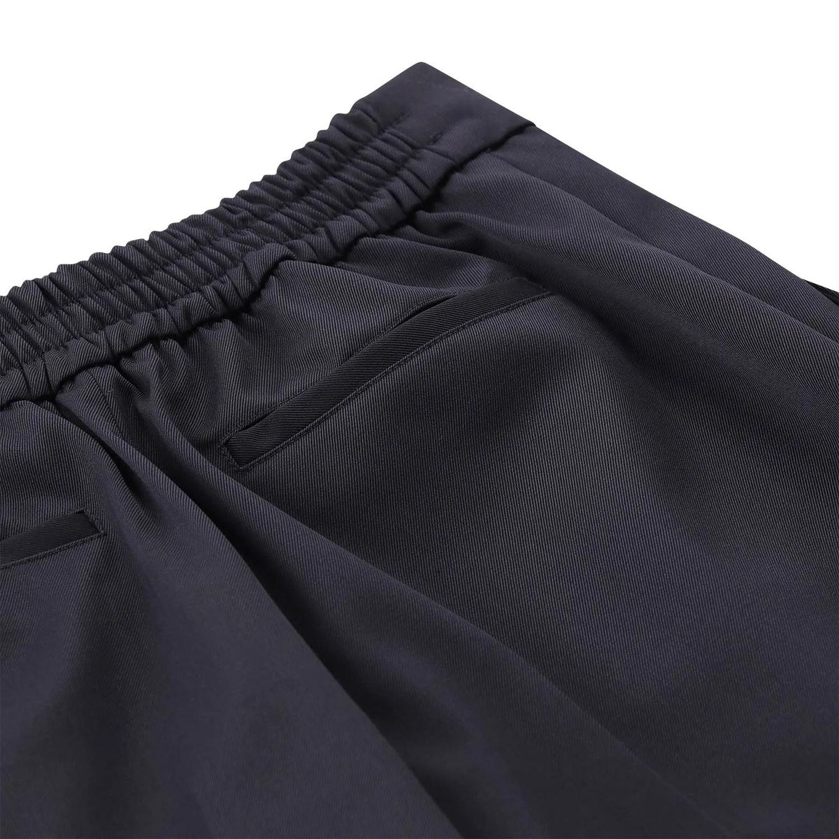 Schneiderei-Shorts mit Falten und Gummibund