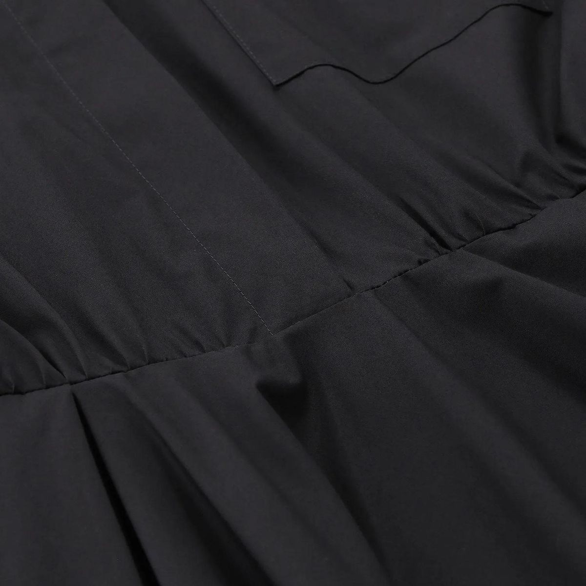 Klassisches Hemdkleid mit weitem Rock