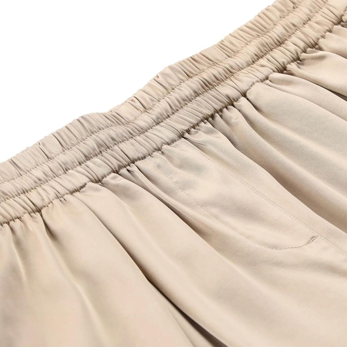 Weite Satinhose mit elastischem Bund