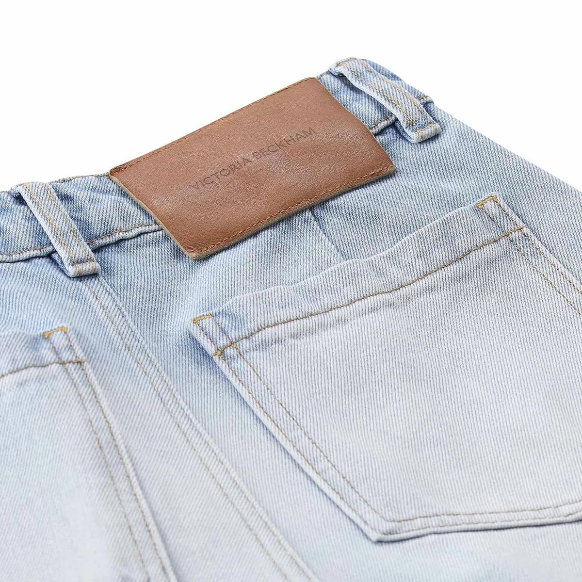 Hoch sitzende Jeans mit weitem Bein
