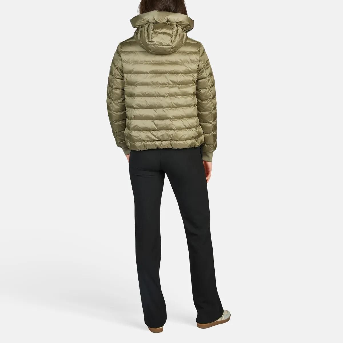 Leichte Steppjacke mit Kapuze