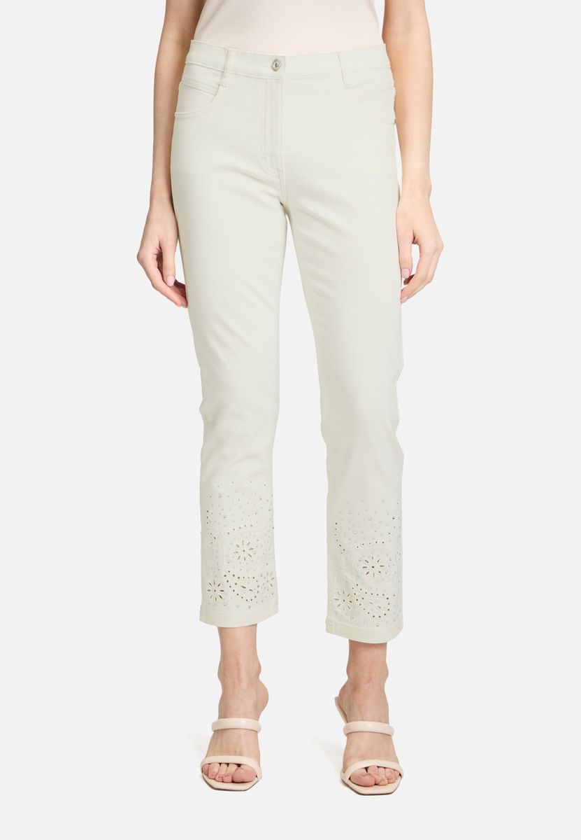 Schmal geschnittene, verkürzte Hose mit Stickerei