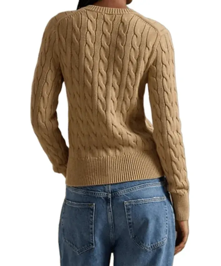 Klassische Zopfmuster-Strickjacke