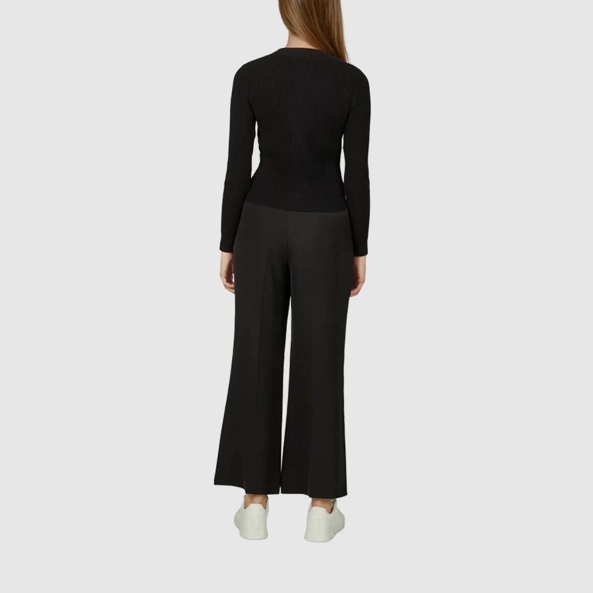 Klassische Strickjacke mit Rippenmuster und Taschen