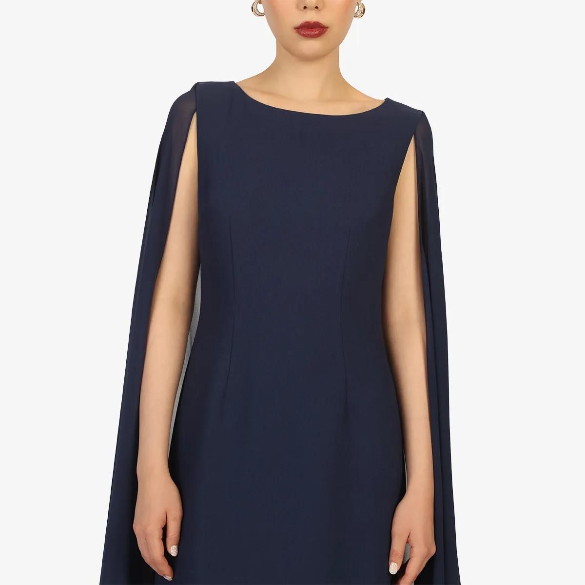 Elegantes marineblaues Kleid mit Cape-Ärmeln