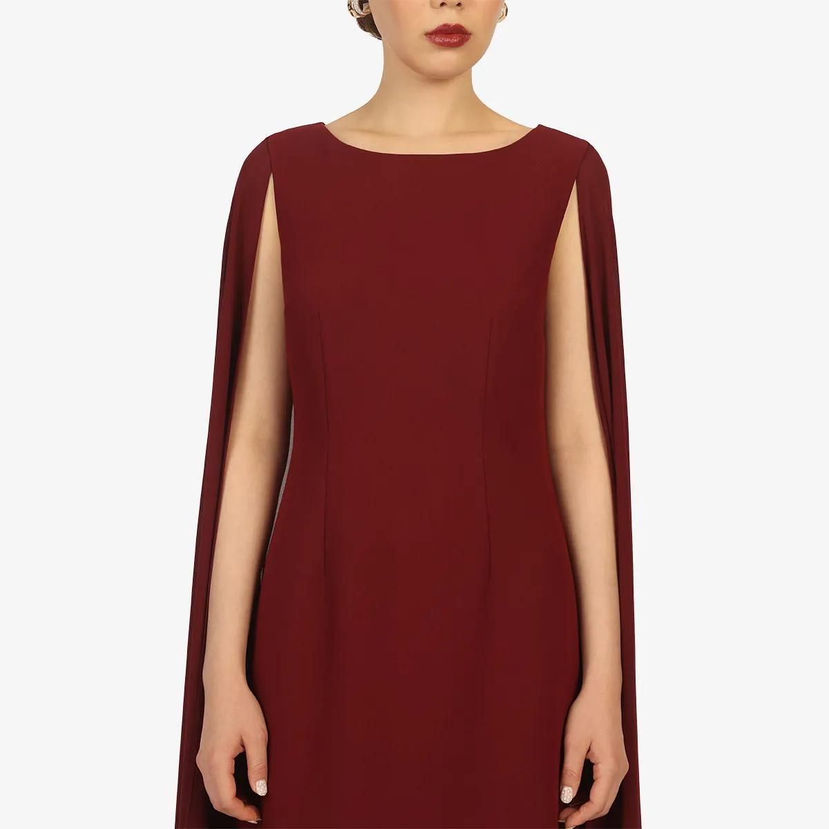 Elegantes Maxikleid mit Cape-Ärmeln