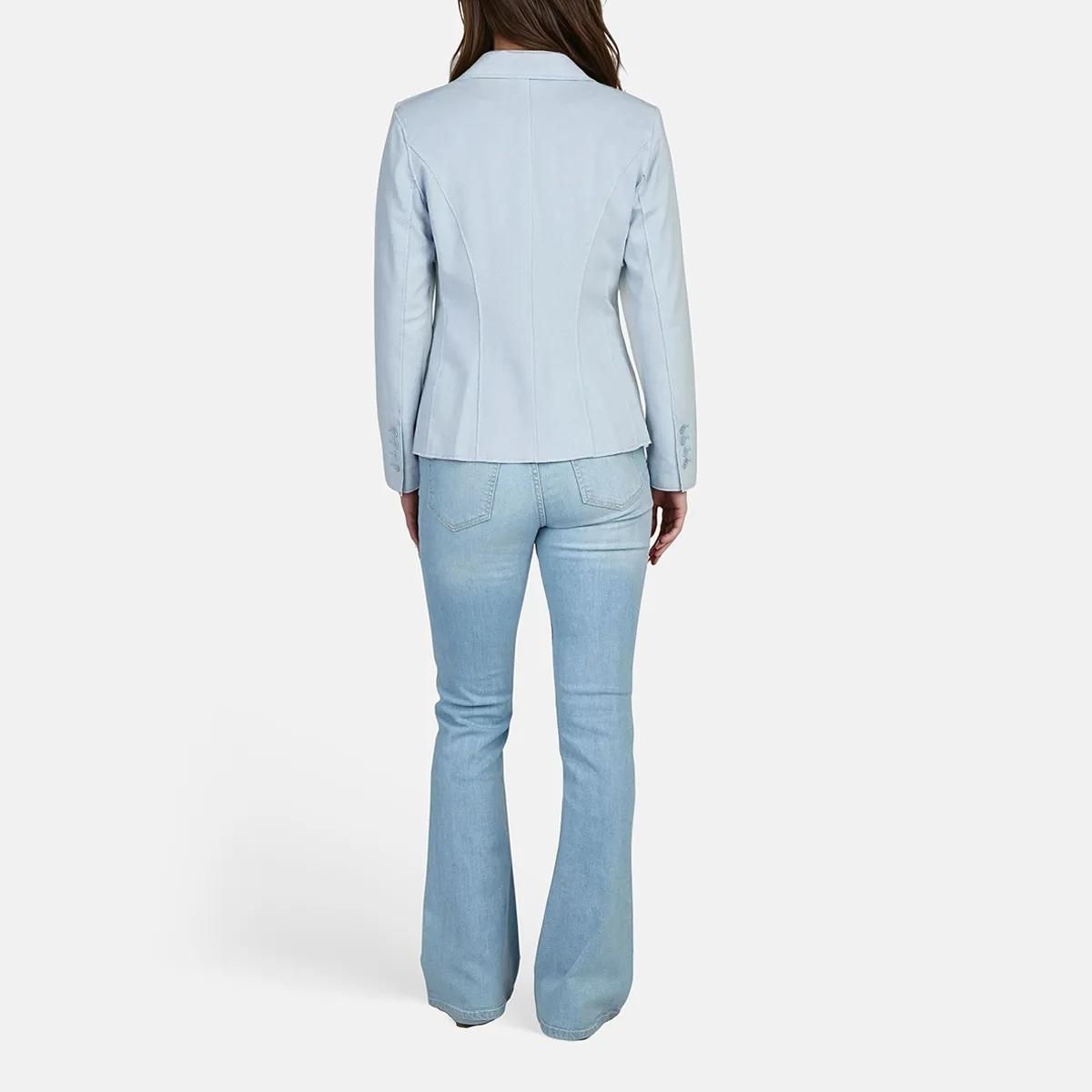 Hellblauer taillierter Blazer