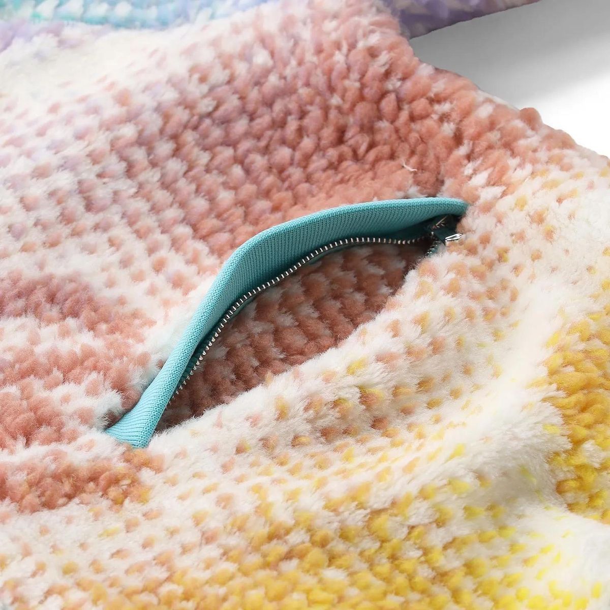 Fleecejacke mit Reißverschluss und Monogramm