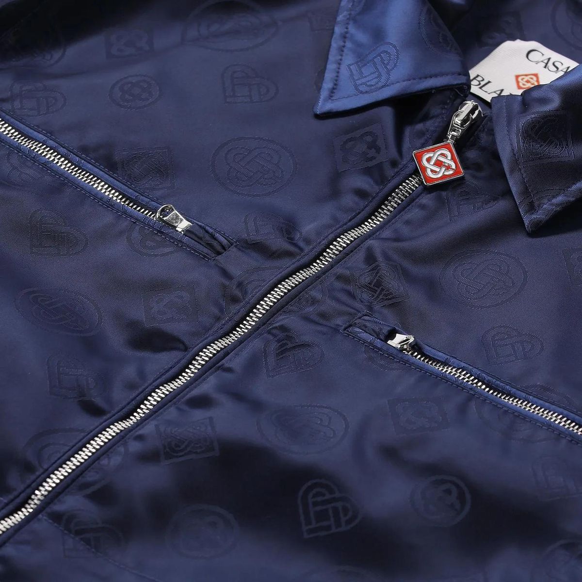 Jacke mit durchgehendem Monogramm
