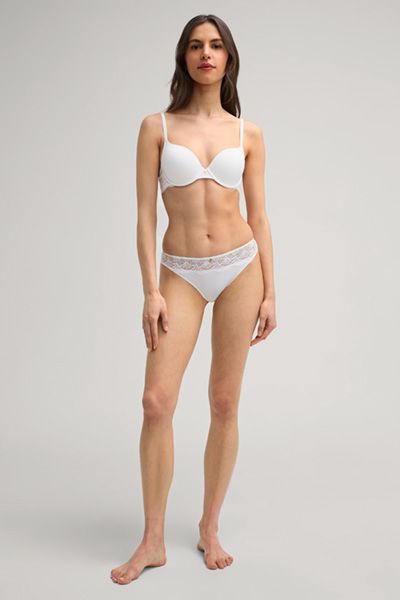 Beautiful Offwhite Tanga mit floraler Spitze, bequemer Passform und Stretchmaterial