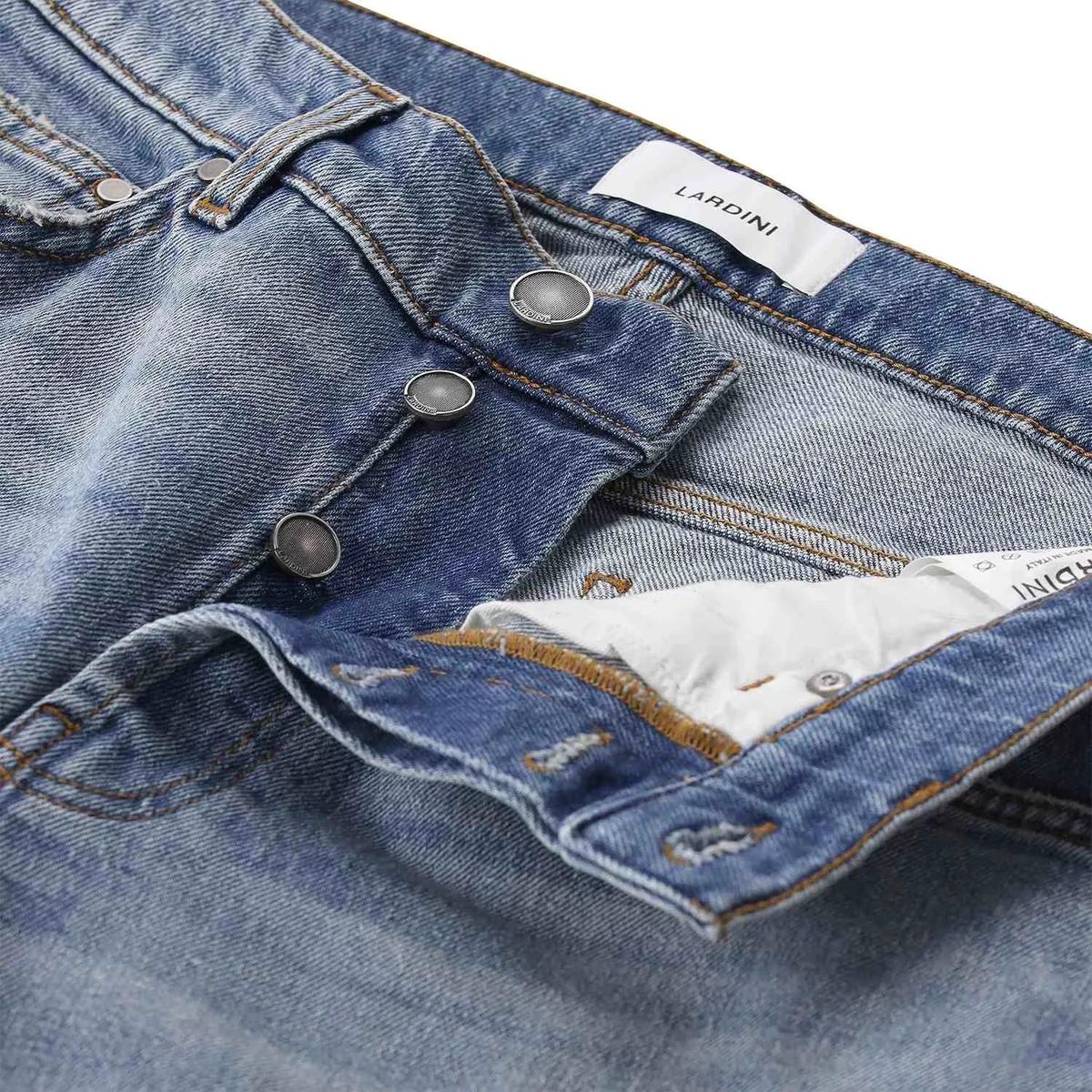 Jeans mit regulärer Passform und heller Waschung