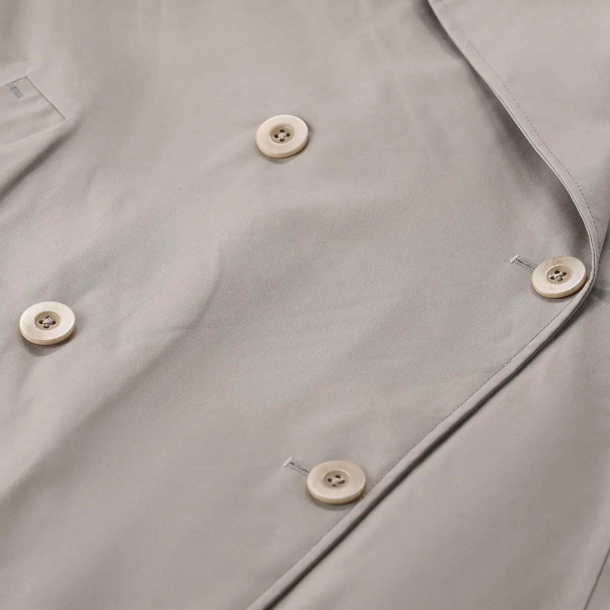 Kurzer Zweireihiger Trenchcoat