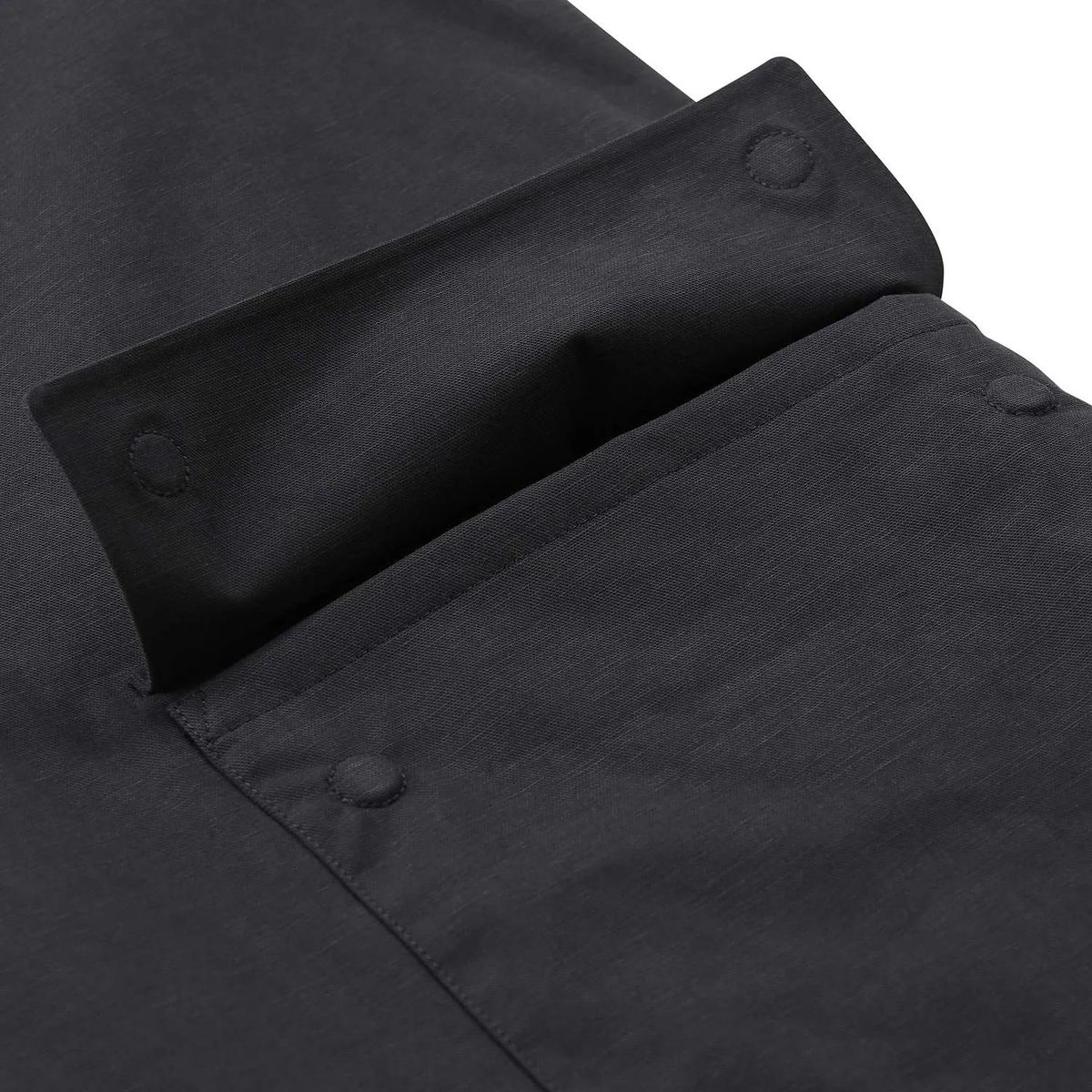 Moderner, leichter Regenparka mit Kapuze