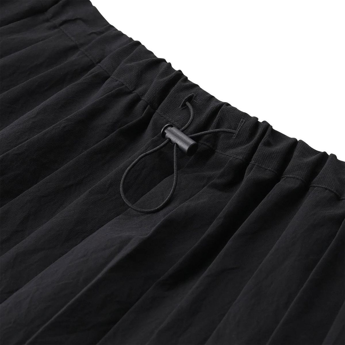 Schwarzer Plissee-Midi-Rock mit Kordelzug