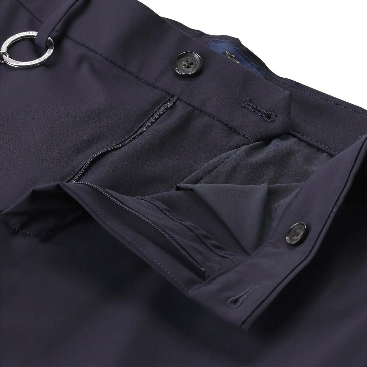 Klassische Chino-Hose mit geradem Bein und Anhänger