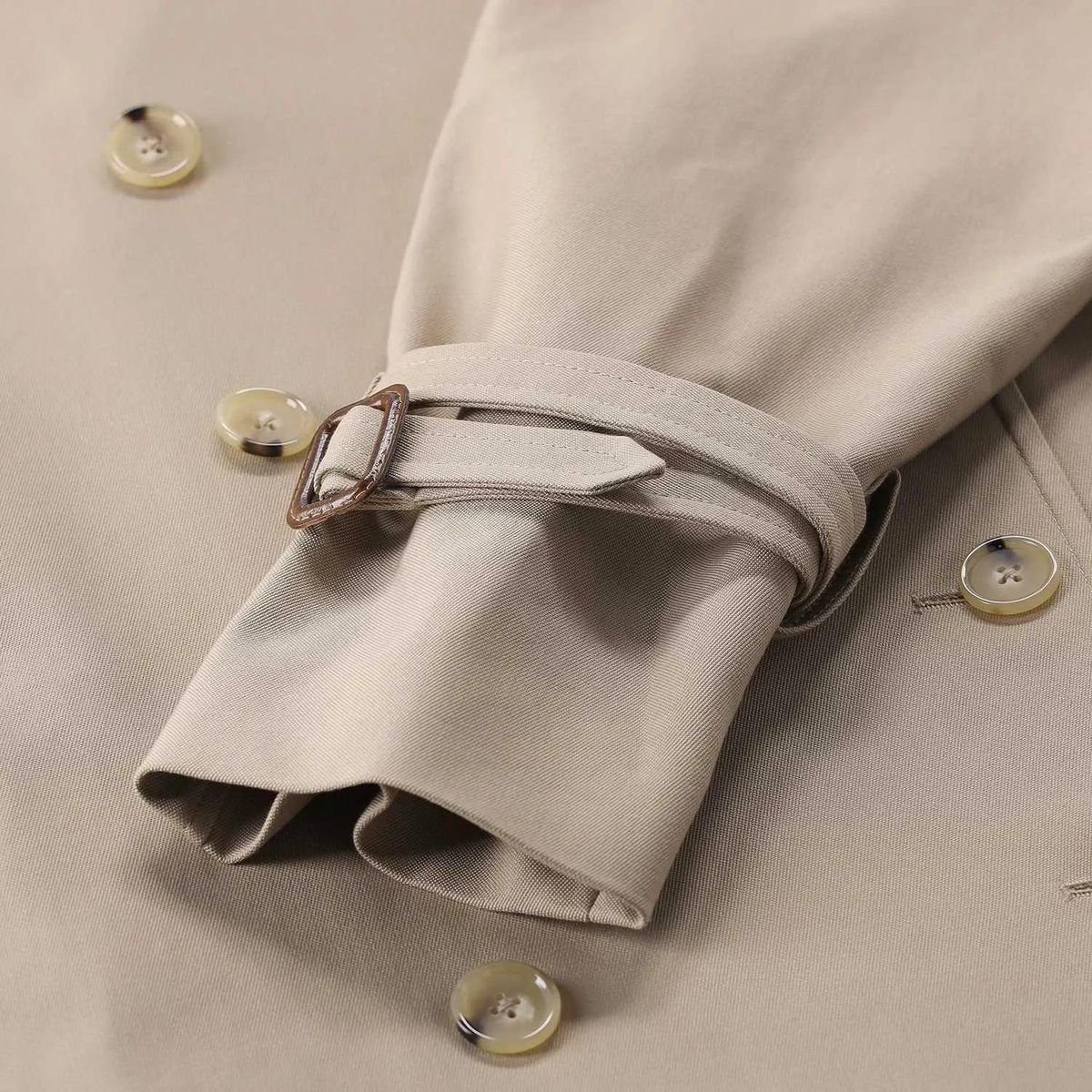 Eleganter zweireihiger Trenchcoat