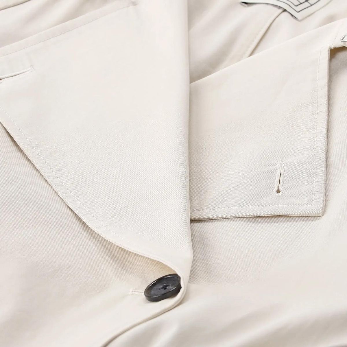 Gürtel-Trenchcoat mit doppelter Knopfleiste