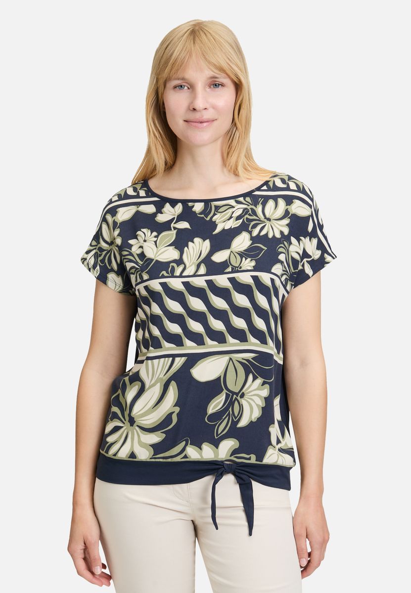 Gemustertes Shirt mit Knotendetail